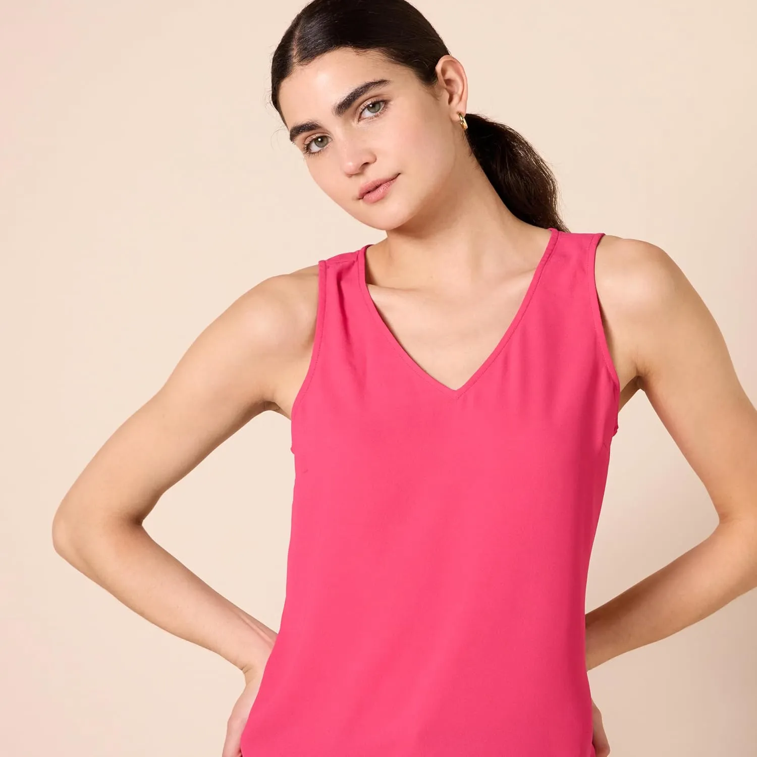 Amazon Essentials Women's Regular-Fit Sleeveless Layering Tank Top (Available in Plus Size)