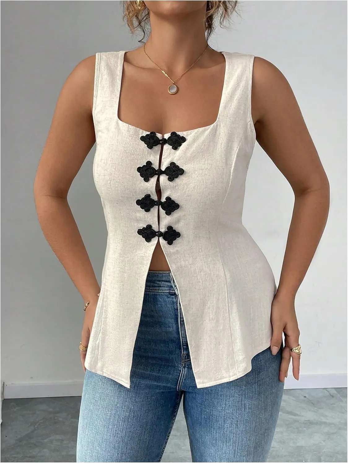 Floerns Women's Plus Size Cute Sleeveless Tank Top Square Neck Button Split Camisole
