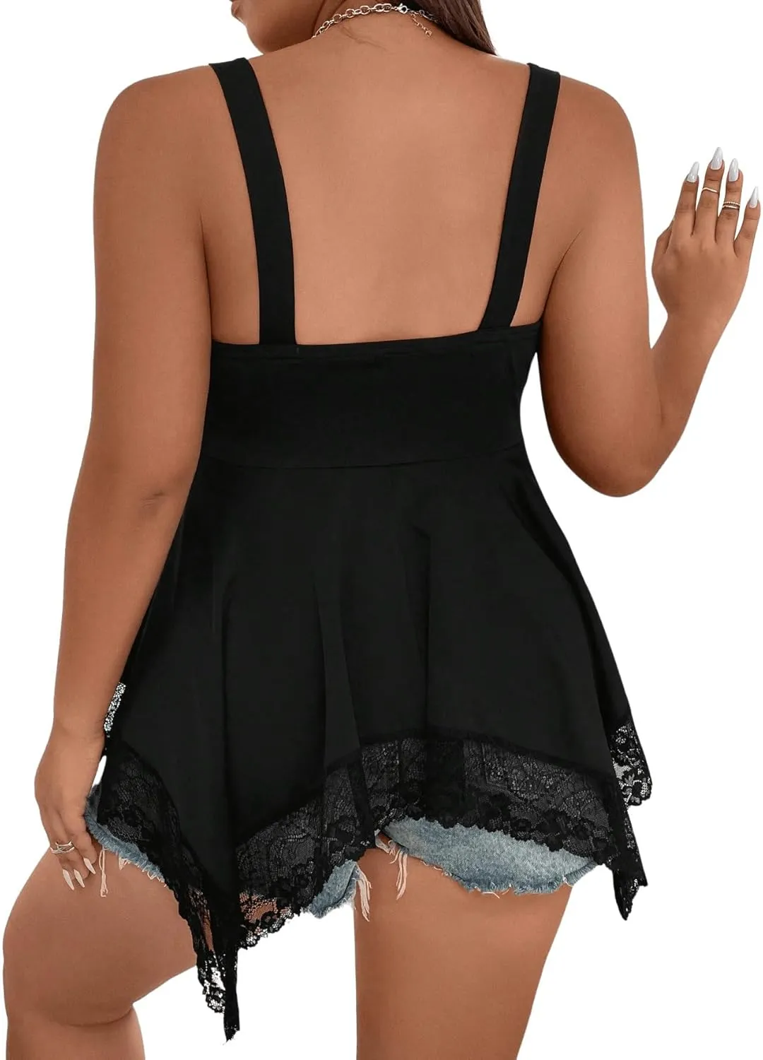 Floerns Women's Plus Size O Ring Sleeveless Chain Asymmetrical Hem Cami Top