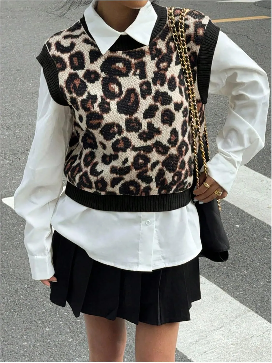 MakeMeChic Women's Leopard Print Vest Top Y2K Crew Neck Sleeveless Sweater Vests
