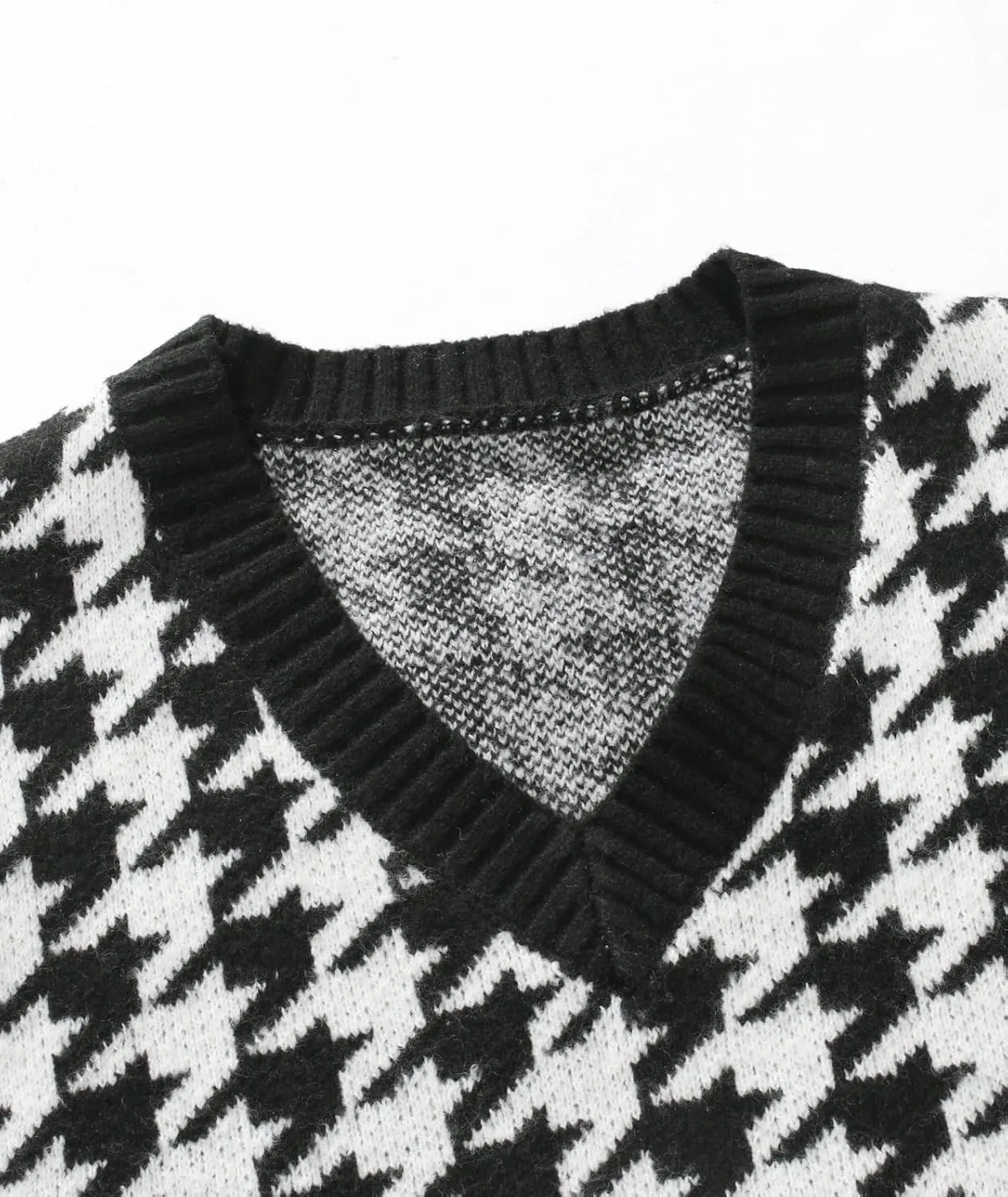 Milumia Men's Houndstooth Sweater Vest Sleeveless V Neck Casual Rib Knit Top