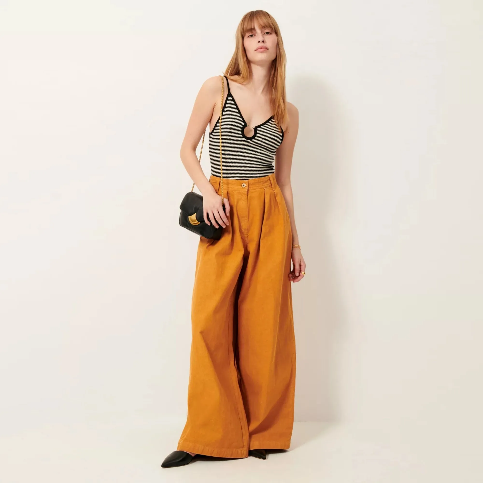 Solania Thin Straps Tank Top (Whiblack)