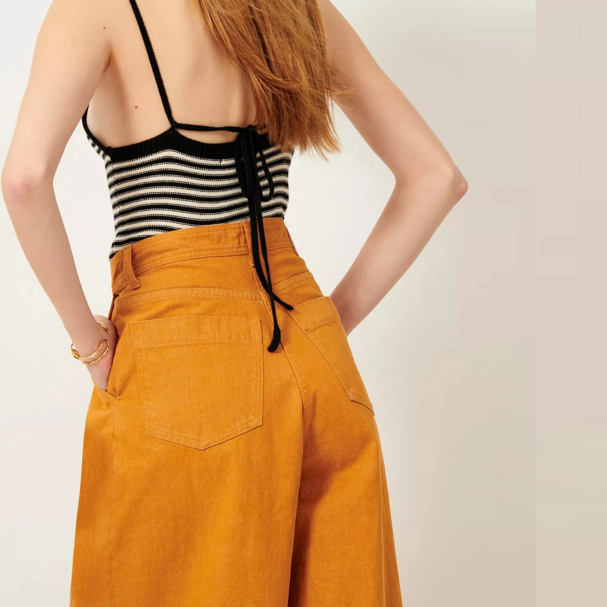 Solania Thin Straps Tank Top (Whiblack)